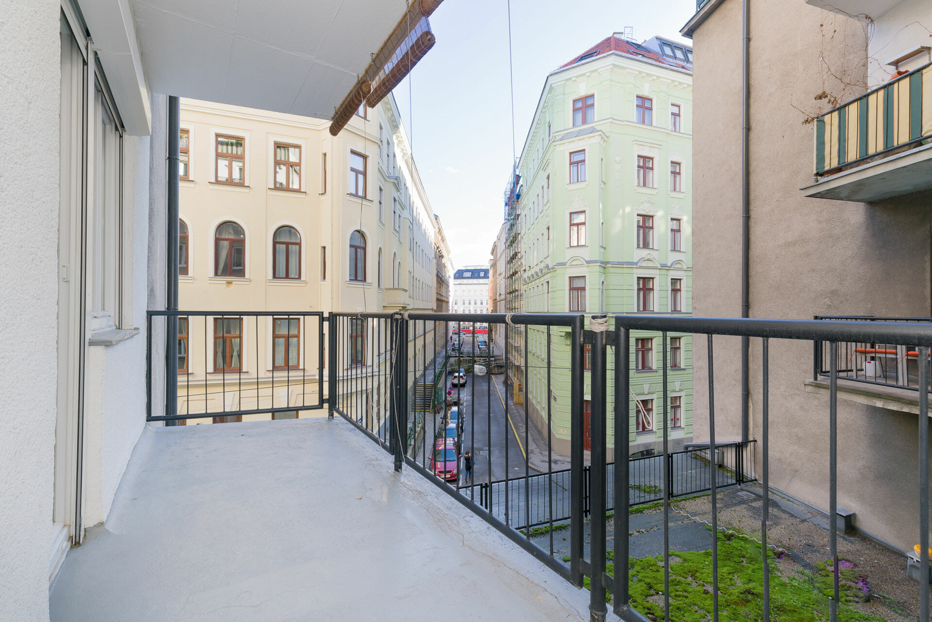 Prestige Apartments in Vienna Spacious Apartment close to Palais Liechtenstein. Bindergasse 5 - 9.  Internet, Digital Cable TV, Fully equipped kitchen, Fully furnished interior, Non smoking,